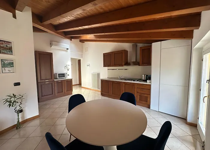 Rosa's House Lägenhet Mandello del Lario