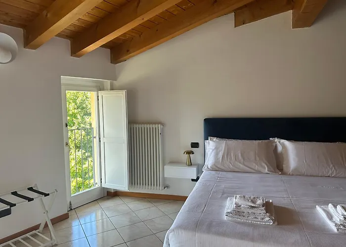 Lägenhet Rosa's House Mandello del Lario